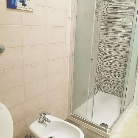 Alojamento de Acomodação e Pequeno-almoço Molly & Luna Cagliari